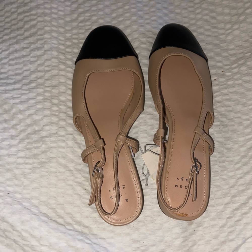 NWT A New Day Women's Beige and Black Loafers Size 7